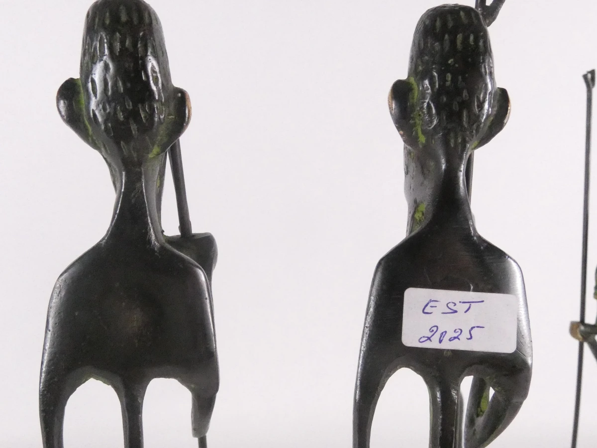 4 Afrikaanse bronzen beeldjes