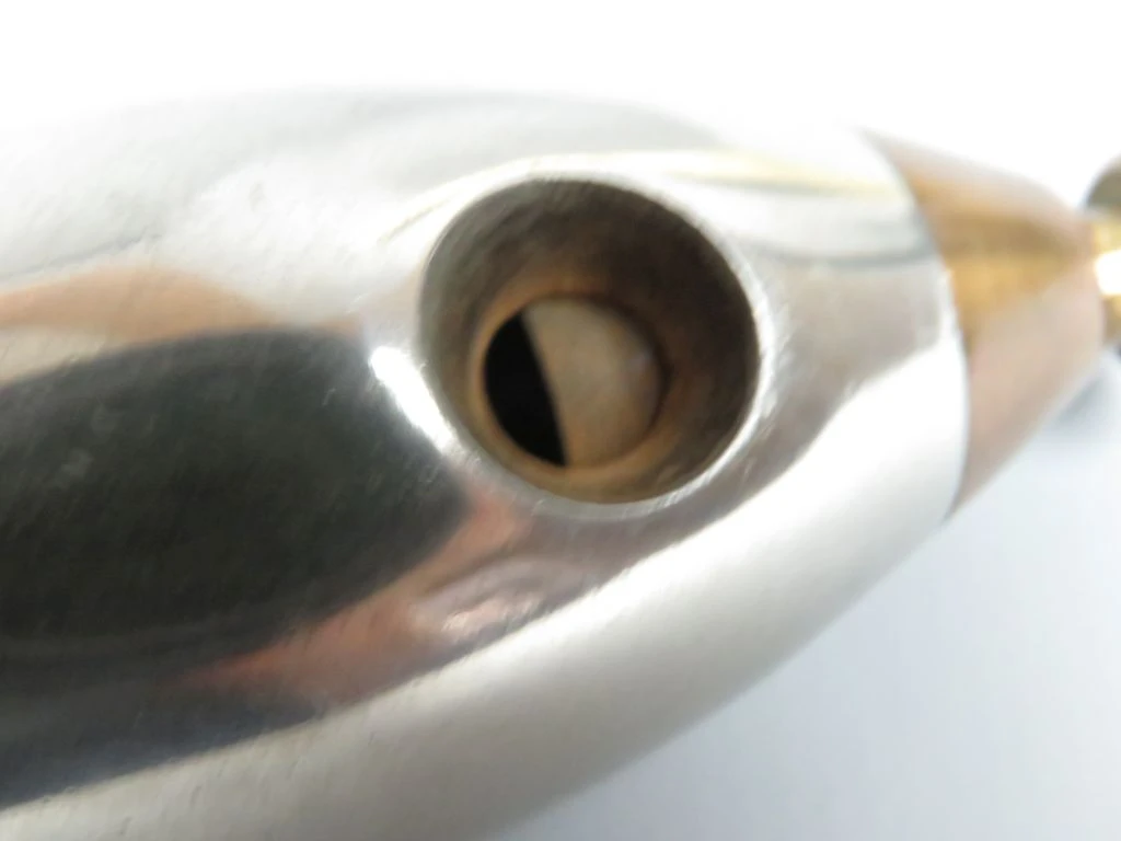 Metalen sigarenknipper in de vorm van een projectiel
