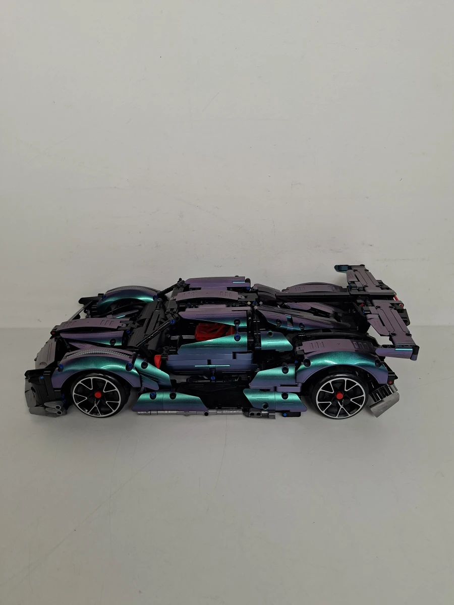 Bestuurbare Technic Chameleon Drift Supercar (2036 Pcs)