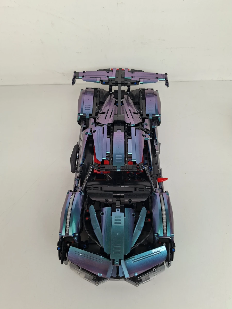 Bestuurbare Technic Chameleon Drift Supercar (2036 Pcs)
