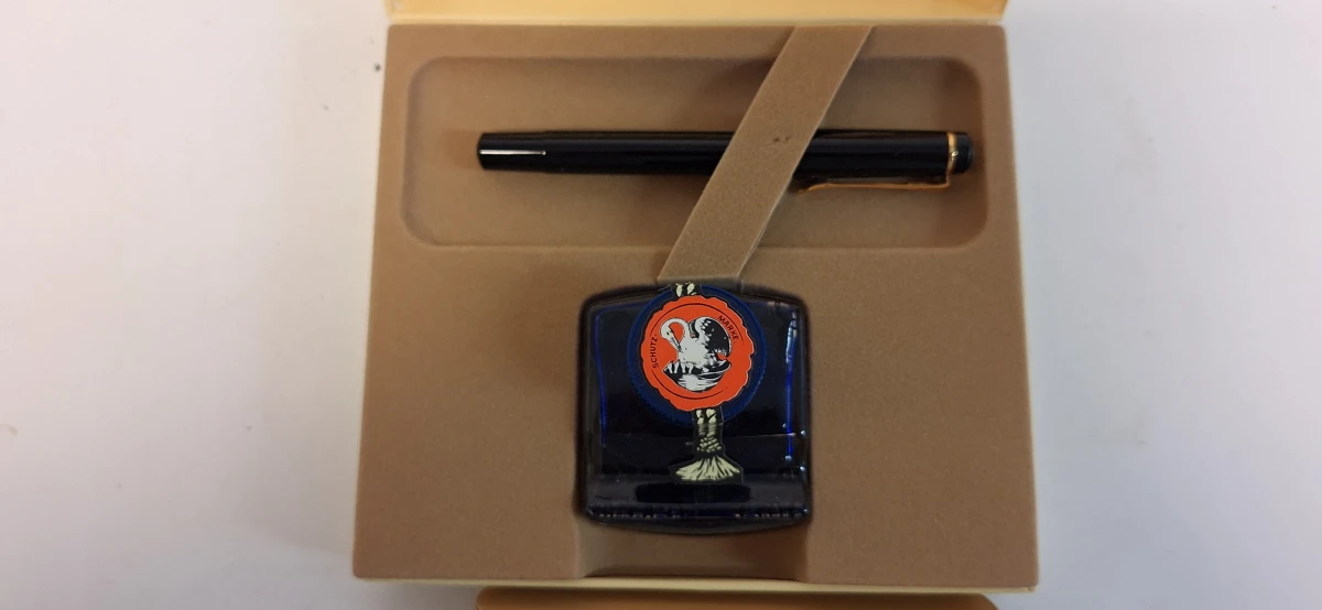 Pelikan vulpen met inktglas in originele geschenkverpakking