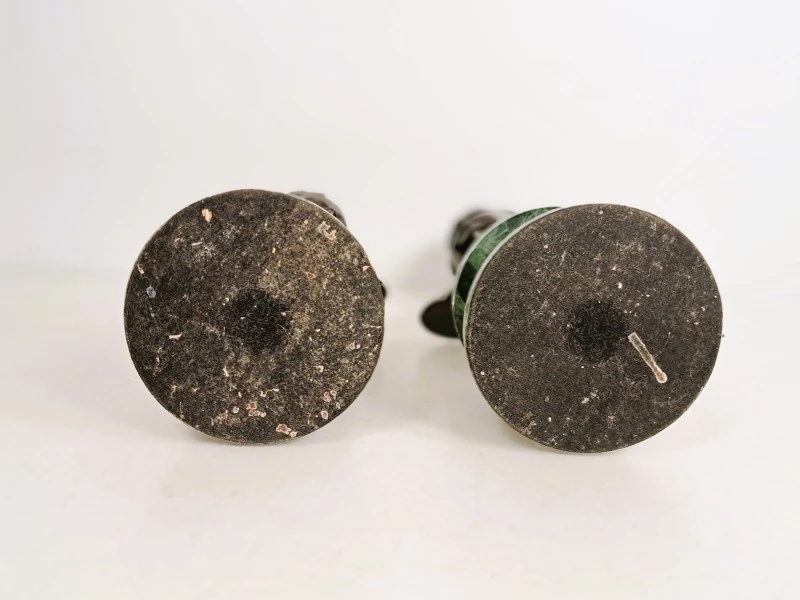 Set van 2 bronzen buste beeldjes op groene marmeren voet