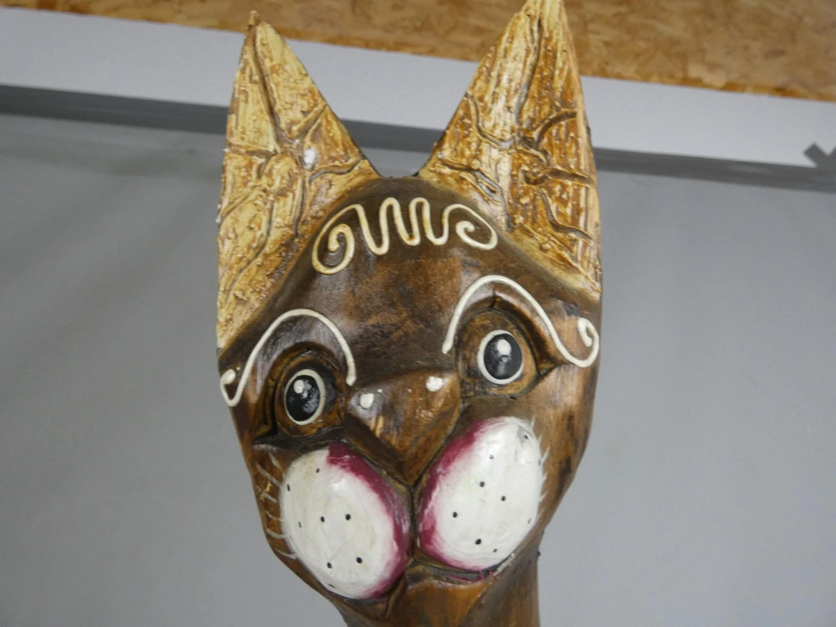 Grote houten kat