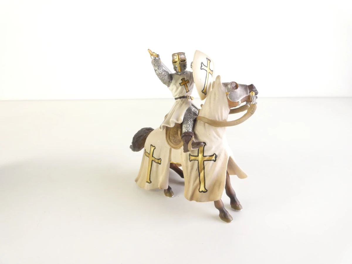 Lot van zes Schleich middeleeuwse ridders met twee paarden