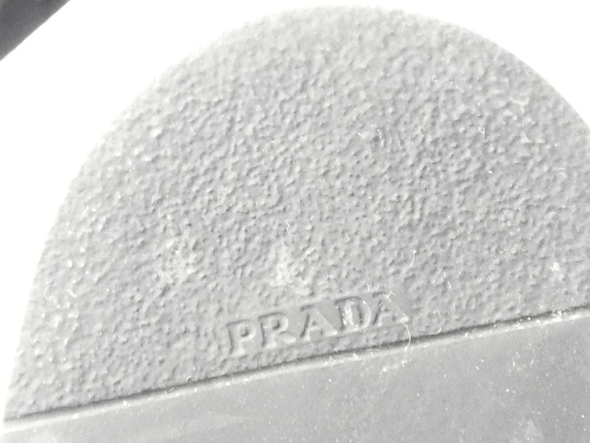 Prada, Zwarte leren dames schoenen met hak(Maat:40)