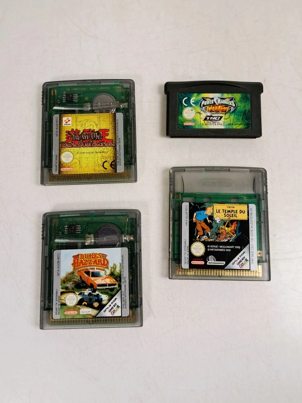 Game Boy Advance met 4 spelcartridges