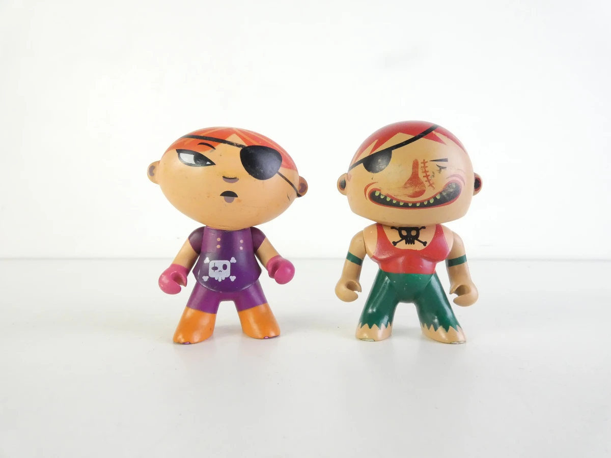 Set van 6 Djeco Arty Toys piratenfiguren van kunststof