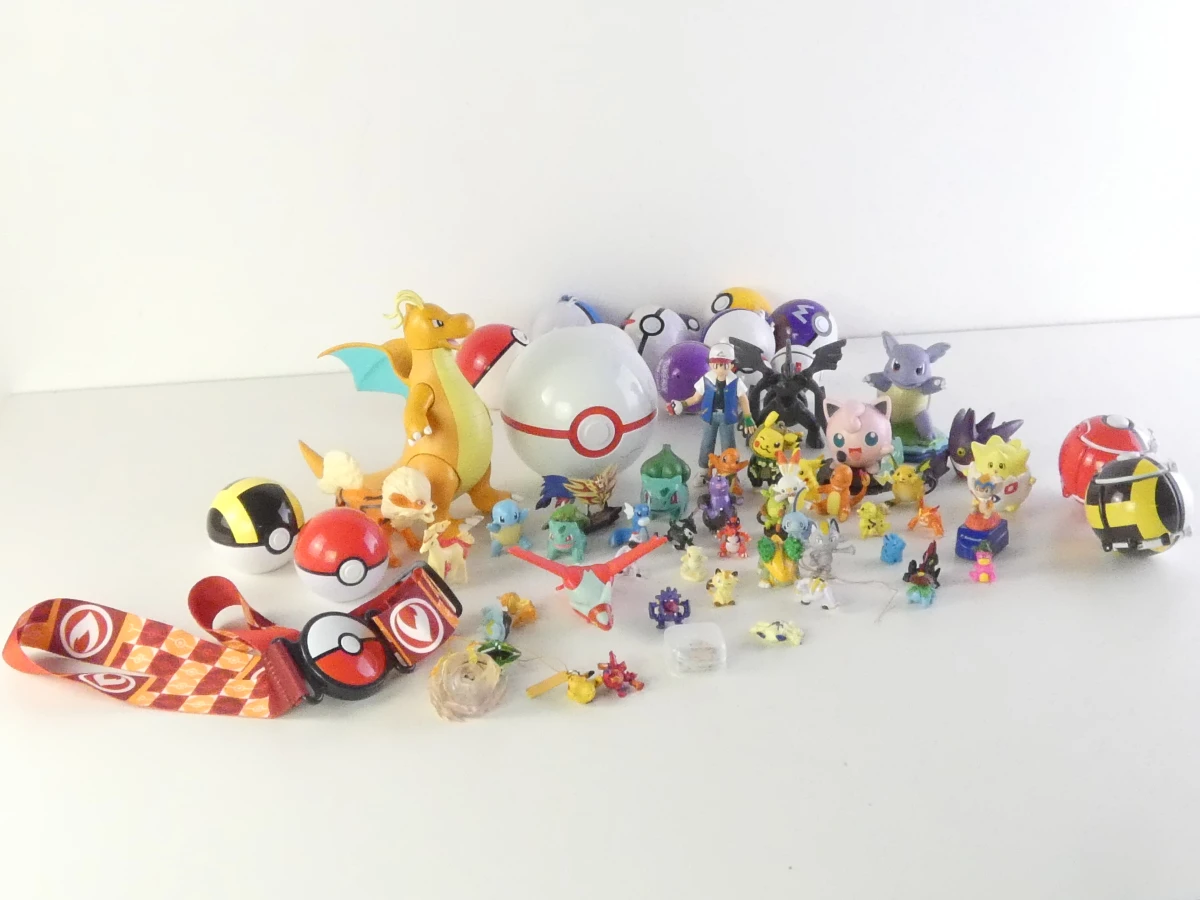 Pokémon figuurtjes en accessoires(62 stuks)