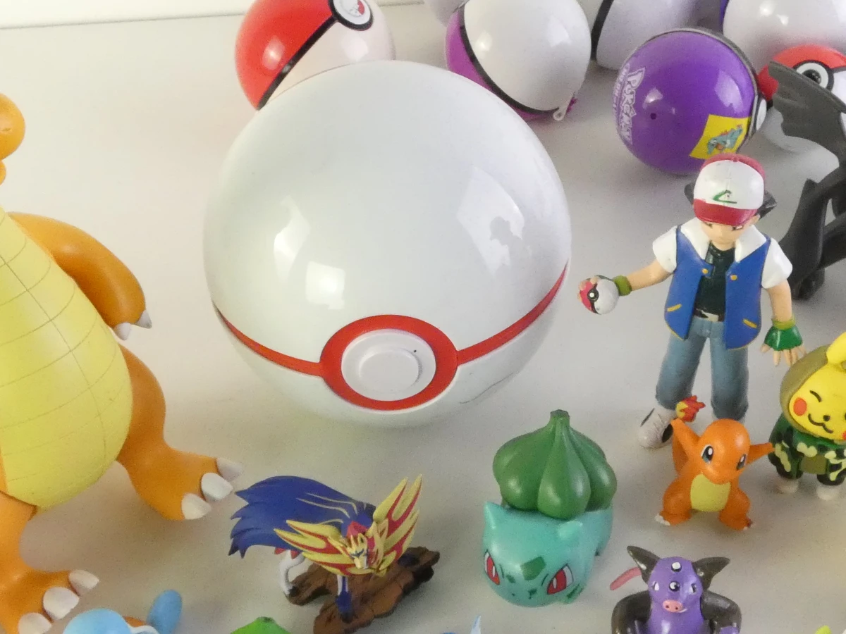 Pokémon figuurtjes en accessoires(62 stuks)