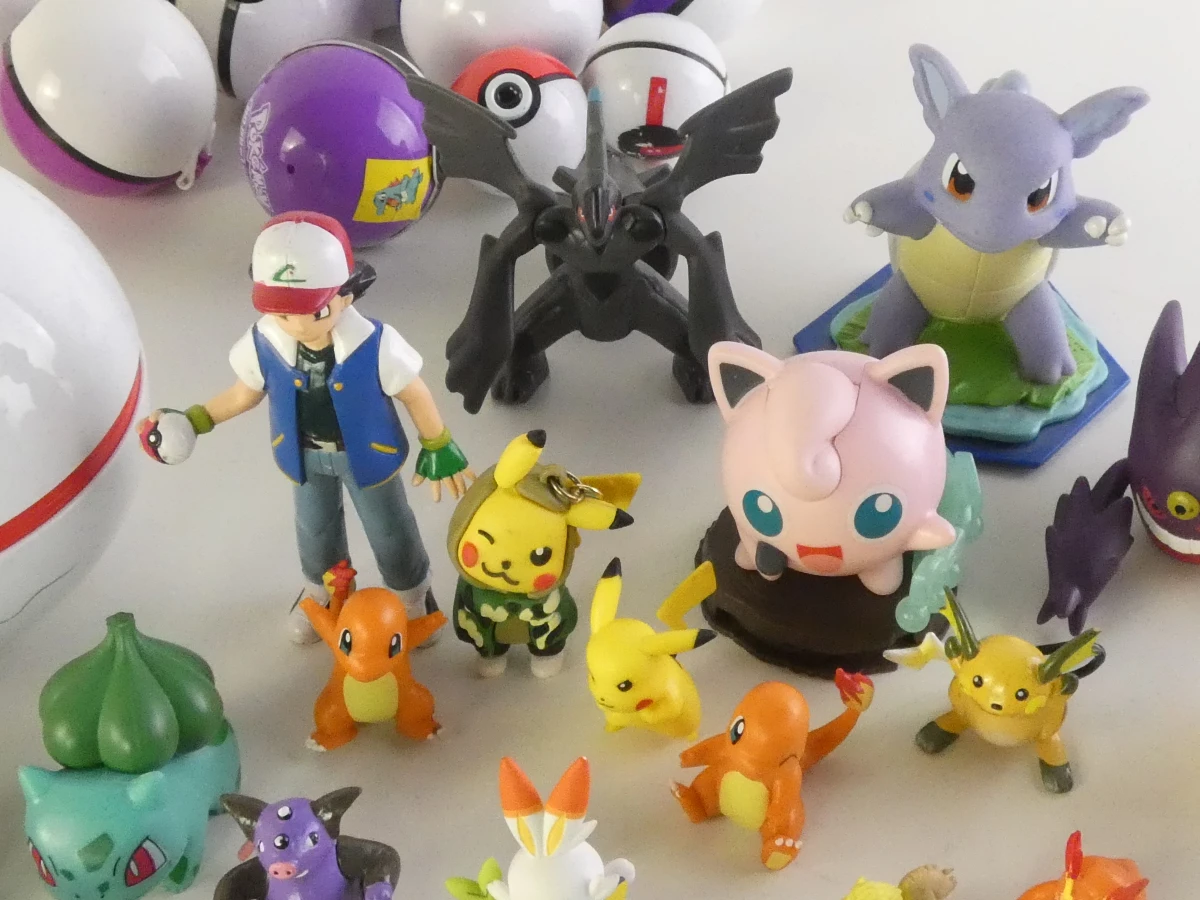 Pokémon figuurtjes en accessoires(62 stuks)