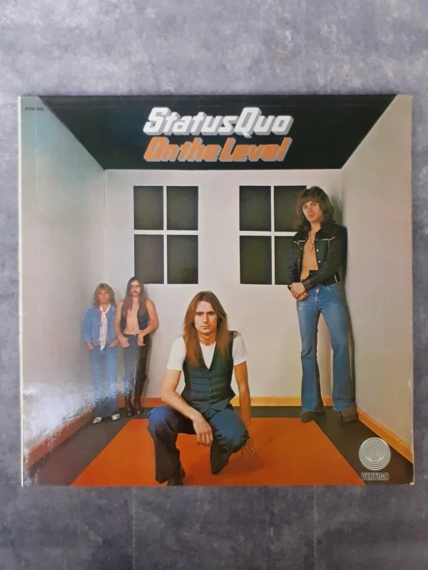 Vinyl: Status Quo - On the Level