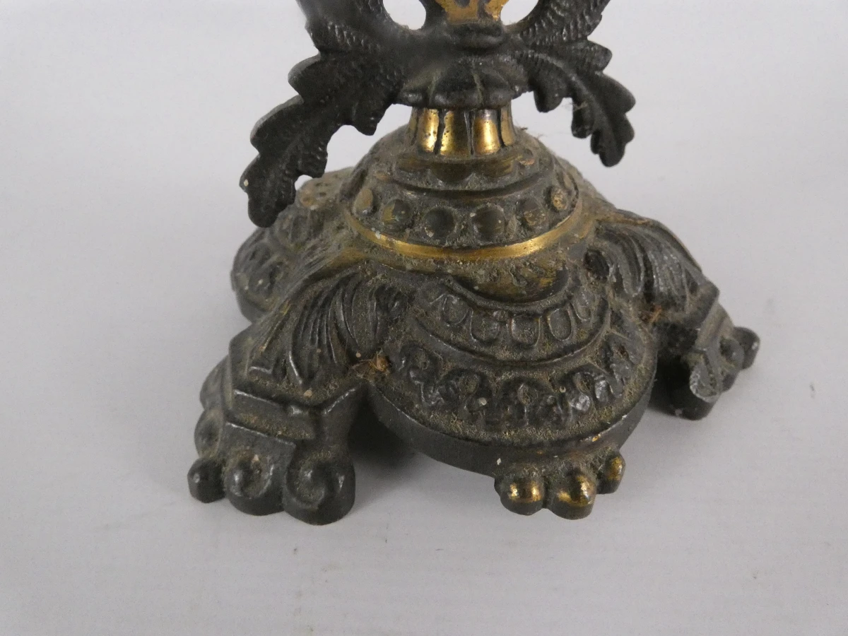 Vintage messing baliebel met decoratief voetstuk