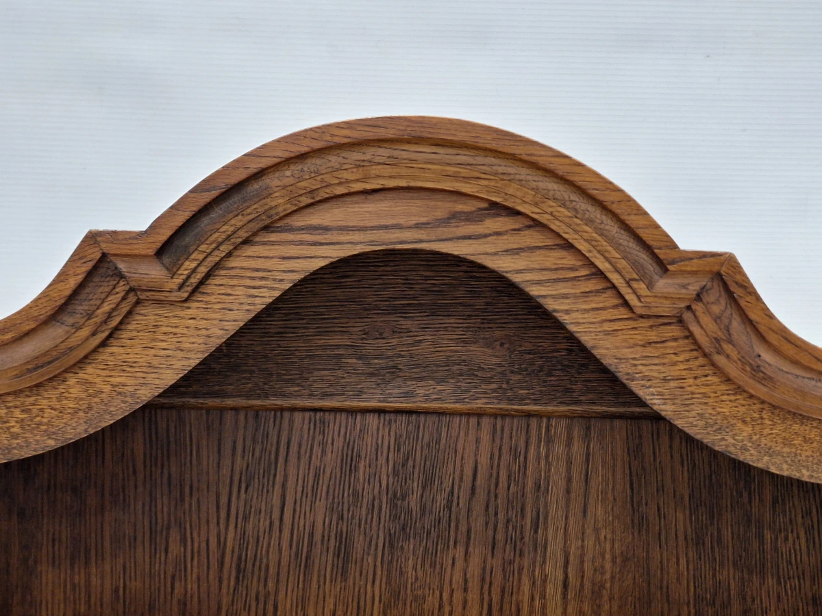 Elegante eikenhouten hangvitrinekast met glas – Klassieke tijdloze uitstraling