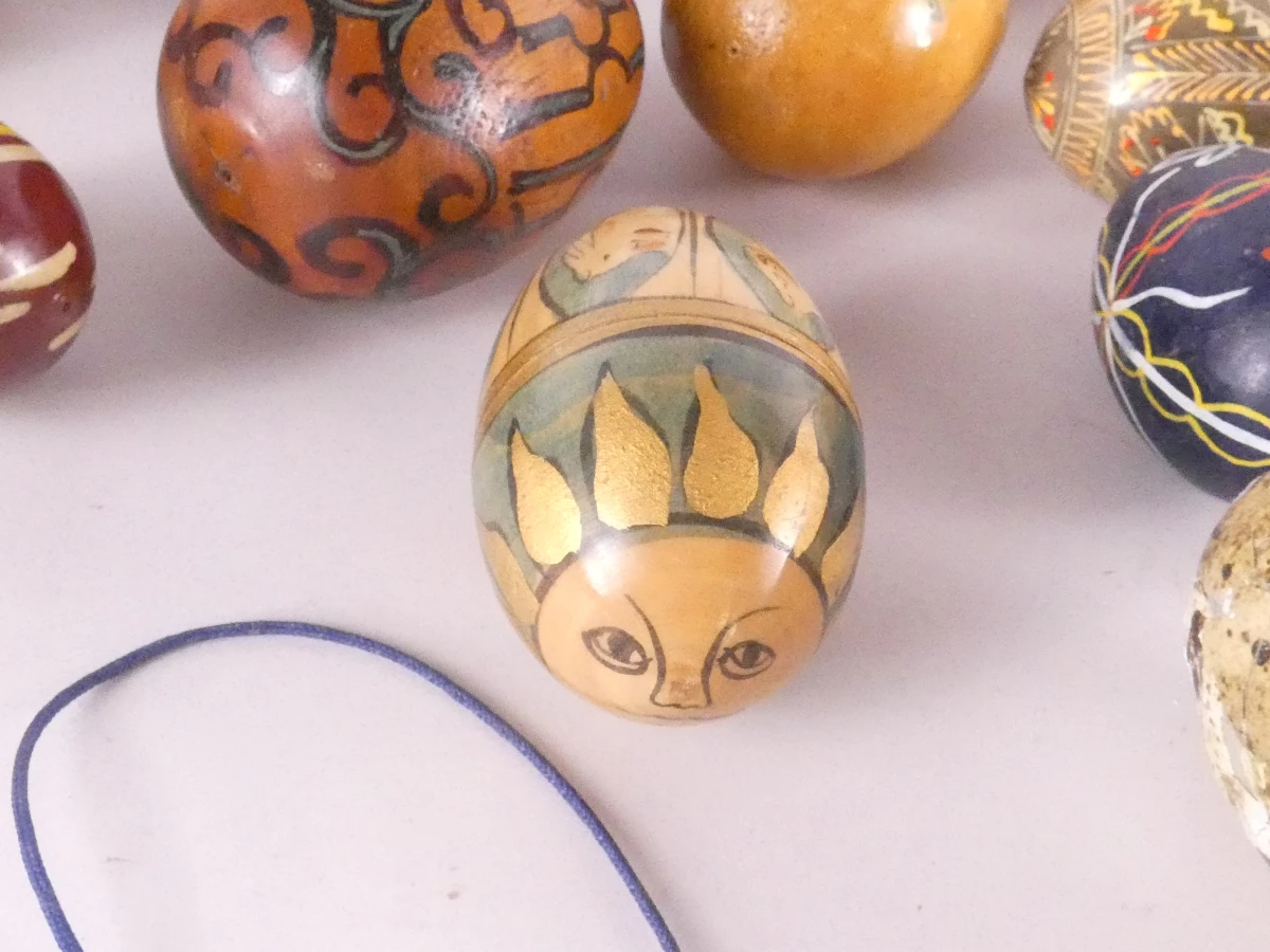 39 decoratieve eieren van diverse materialen en stijlen