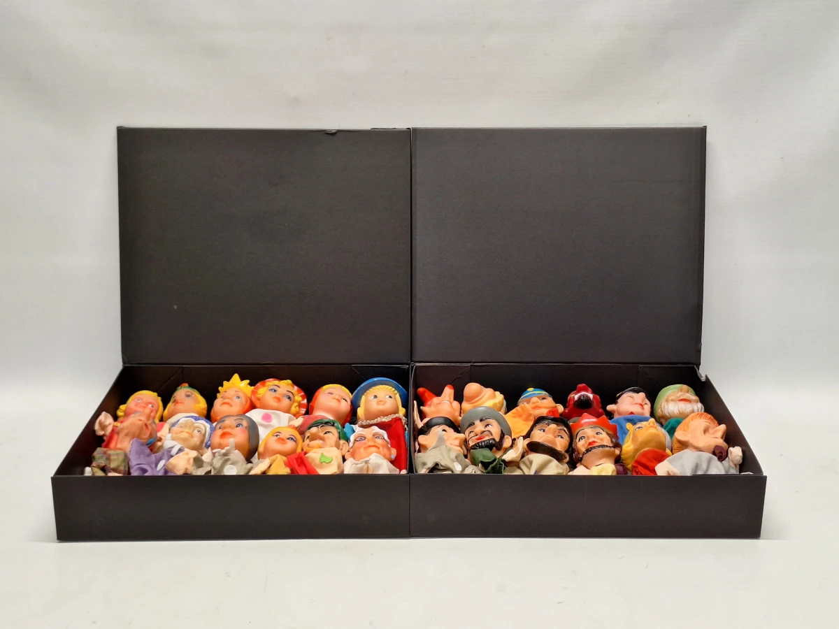 Verzameling van 24 vintage poppenkastpoppen - jaren 1960 tot 1970