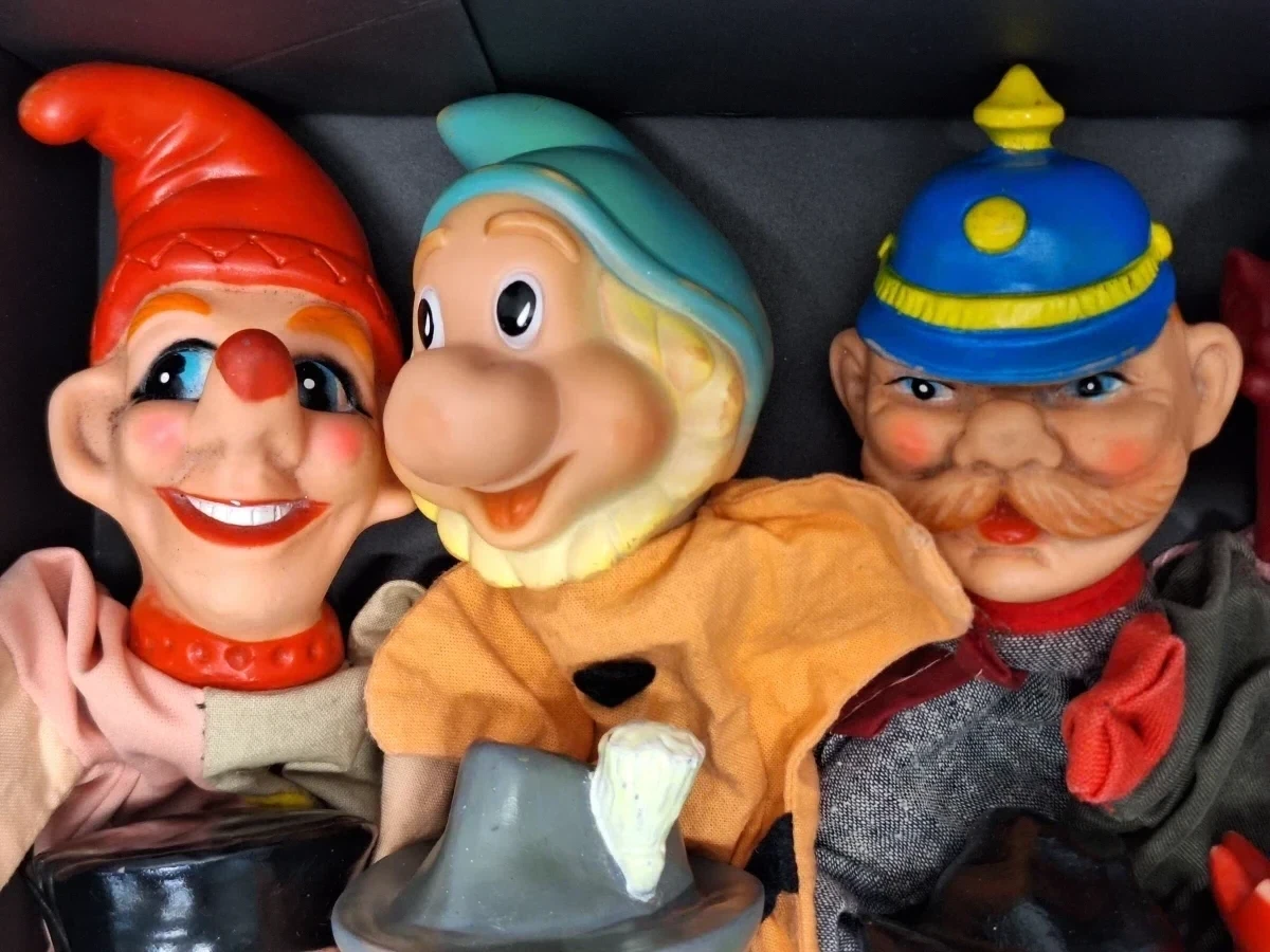 Verzameling van 24 vintage poppenkastpoppen - jaren 1960 tot 1970