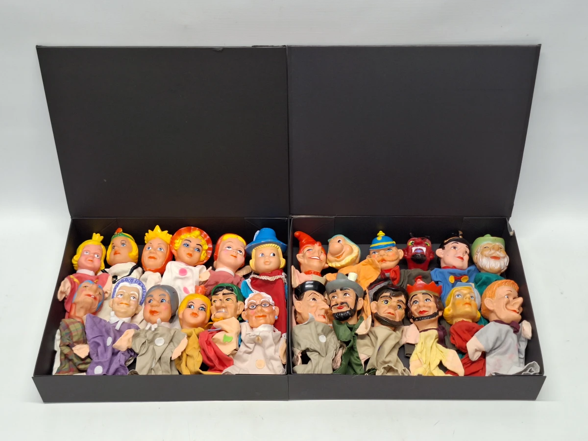 Verzameling van 24 vintage poppenkastpoppen - jaren 1960 tot 1970