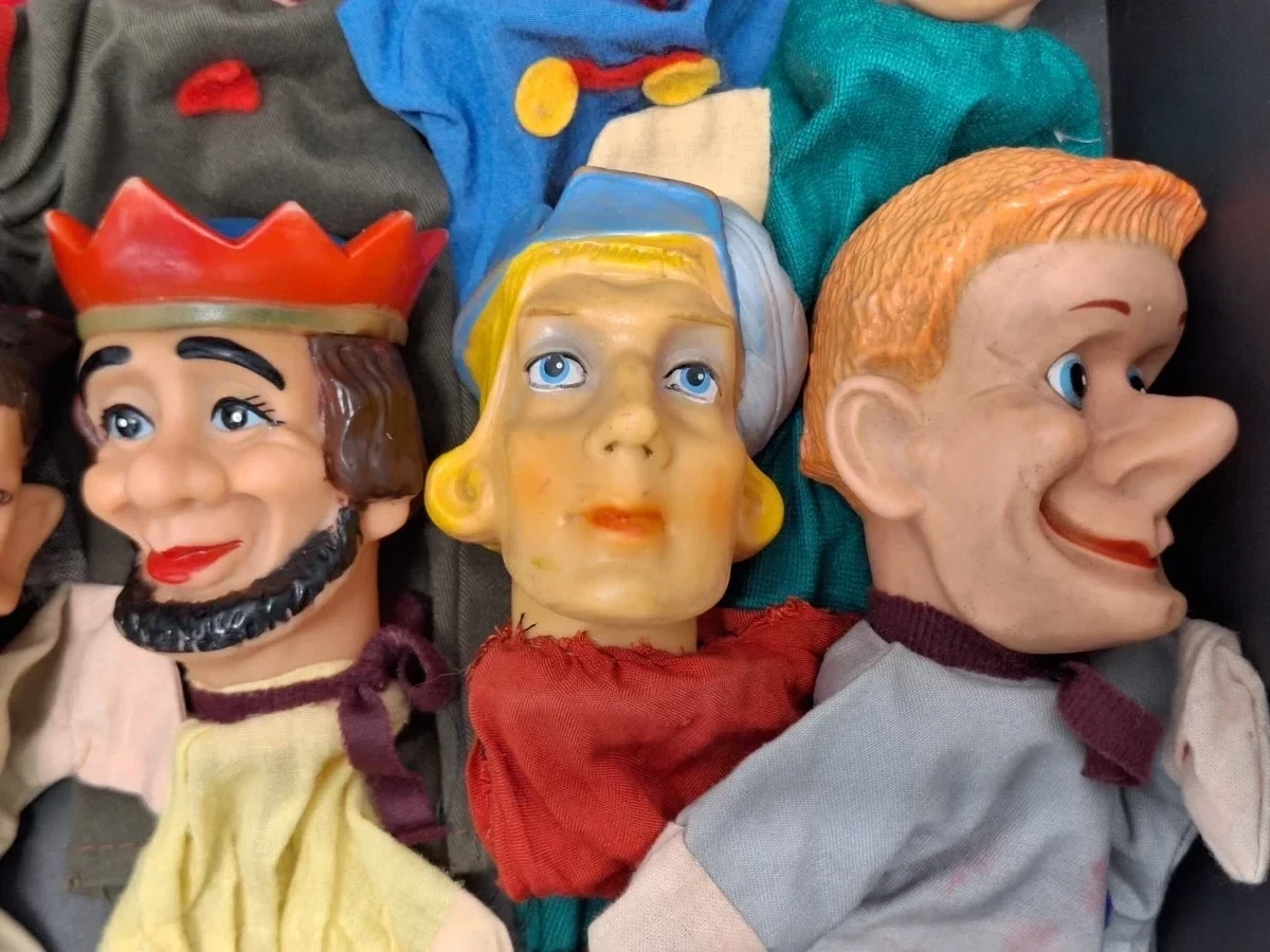 Verzameling van 24 vintage poppenkastpoppen - jaren 1960 tot 1970