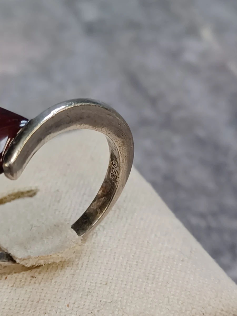 3-delige Zilveren sieradenset met granaat en rood koraal – Ring en oorbellen