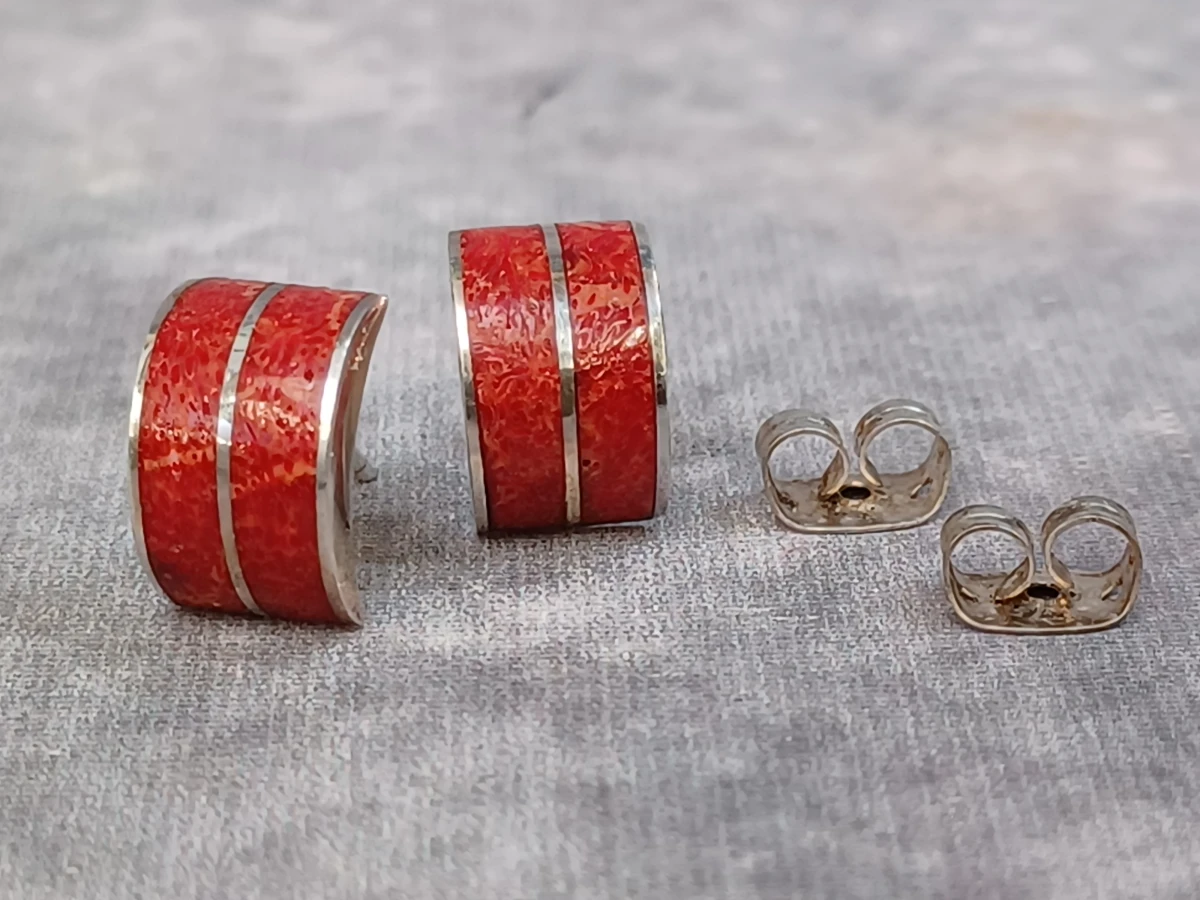 3-delige Zilveren sieradenset met granaat en rood koraal – Ring en oorbellen