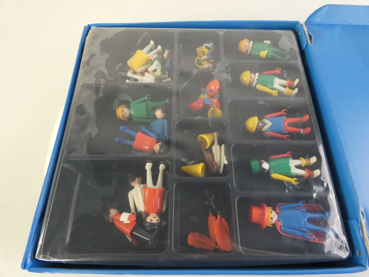 Playmobil figuren en accessoires in opbergkoffer
