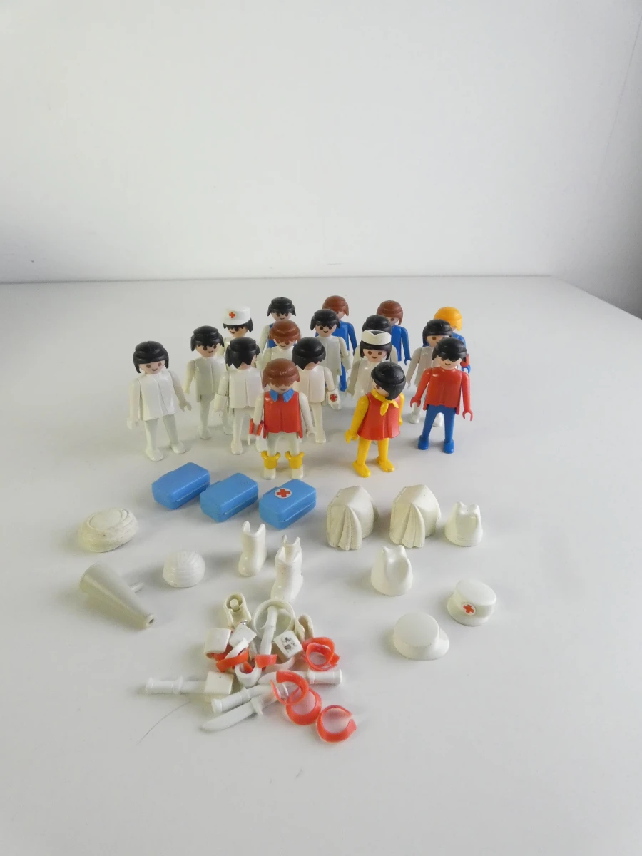 Playmobil figuren en accessoires in opbergkoffer