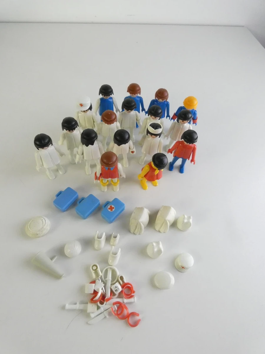 Playmobil figuren en accessoires in opbergkoffer