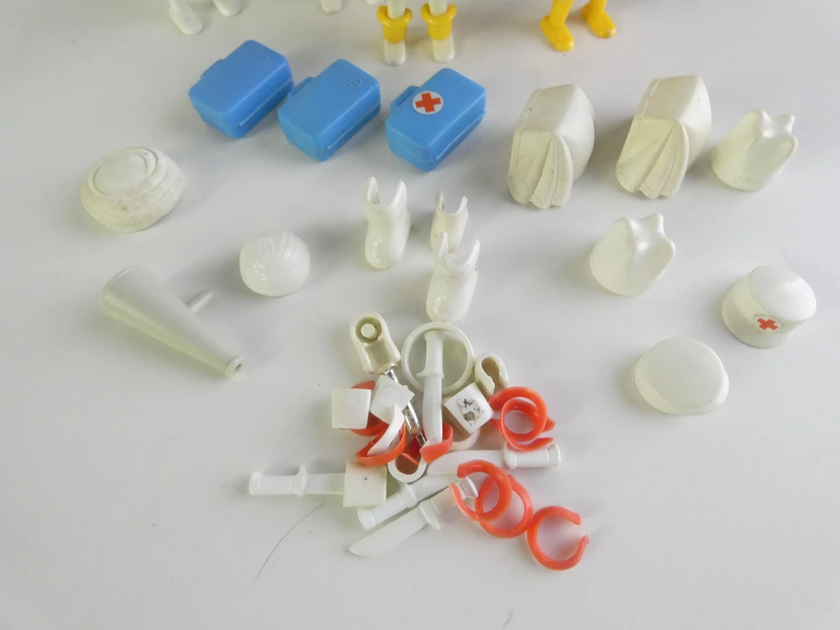 Playmobil figuren en accessoires in opbergkoffer