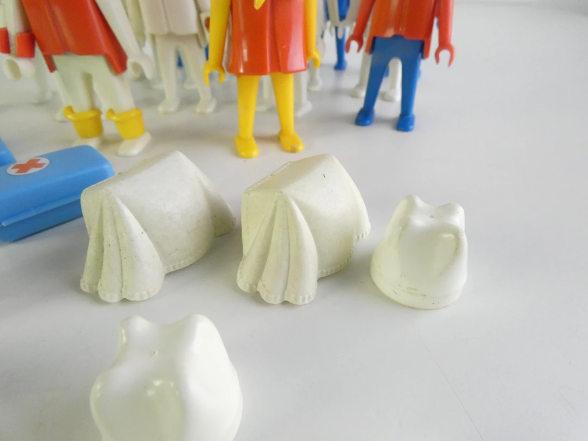 Playmobil figuren en accessoires in opbergkoffer