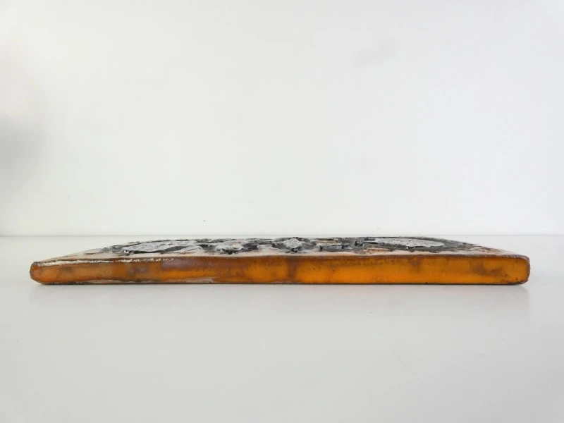 Keramisch wandpaneel met abstracte motieven