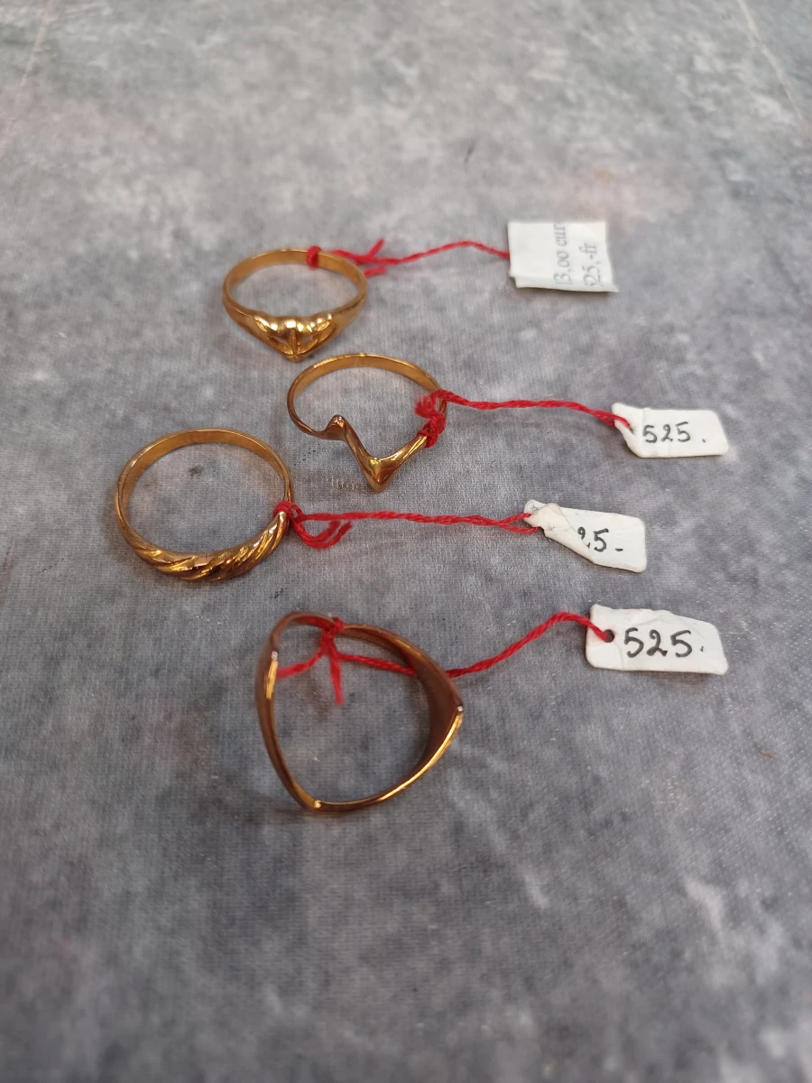 Set van 4 vintage vergulde ringen – Unieke geometrische en gedraaide designs