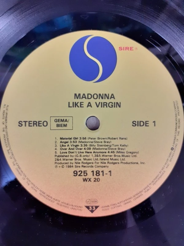Vinyl: Duo van Madonna LP's