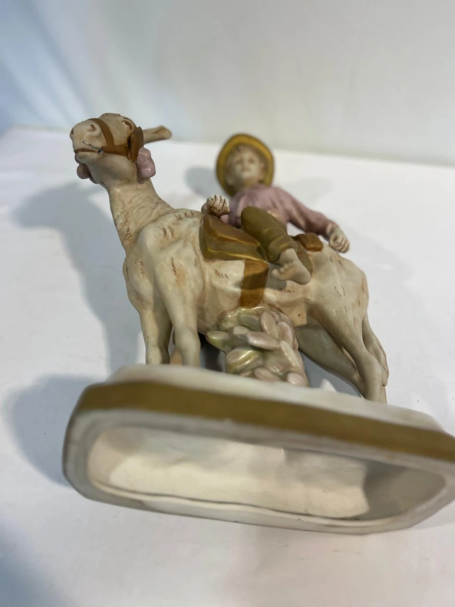 Porseleinen beeld van Royal Dux