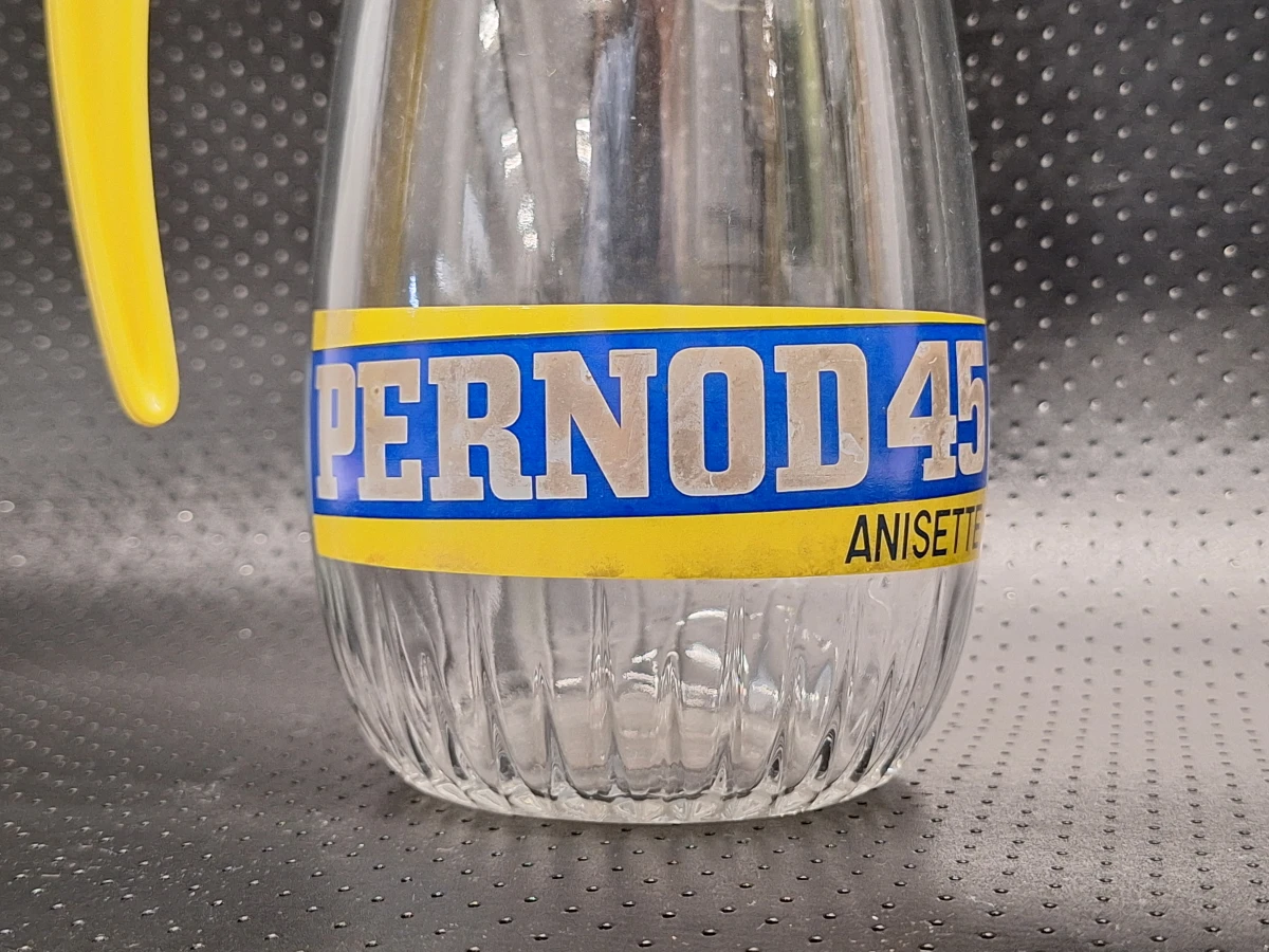 Iconische vintage Pernod 45 & Pastis 51 reclamekaraf