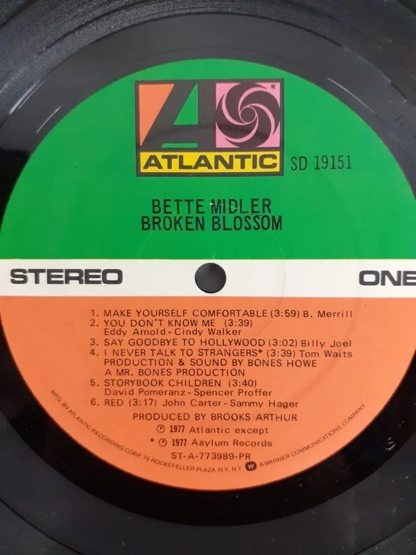 Vinyl: Duo Bette Midler albums