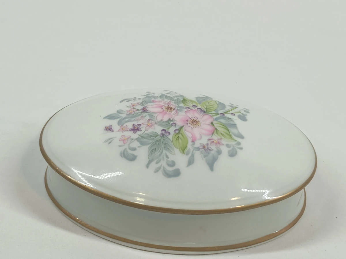 Porseleinen geschenk- en presentatieset 11-delig, deels 'Gilis' collectie