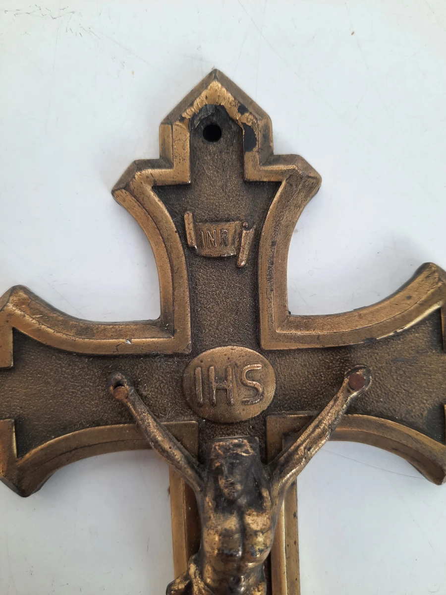 Antiek Koperen Wandkruis – JNPC Made in Belgium – Met IHS en INRI Symbolen