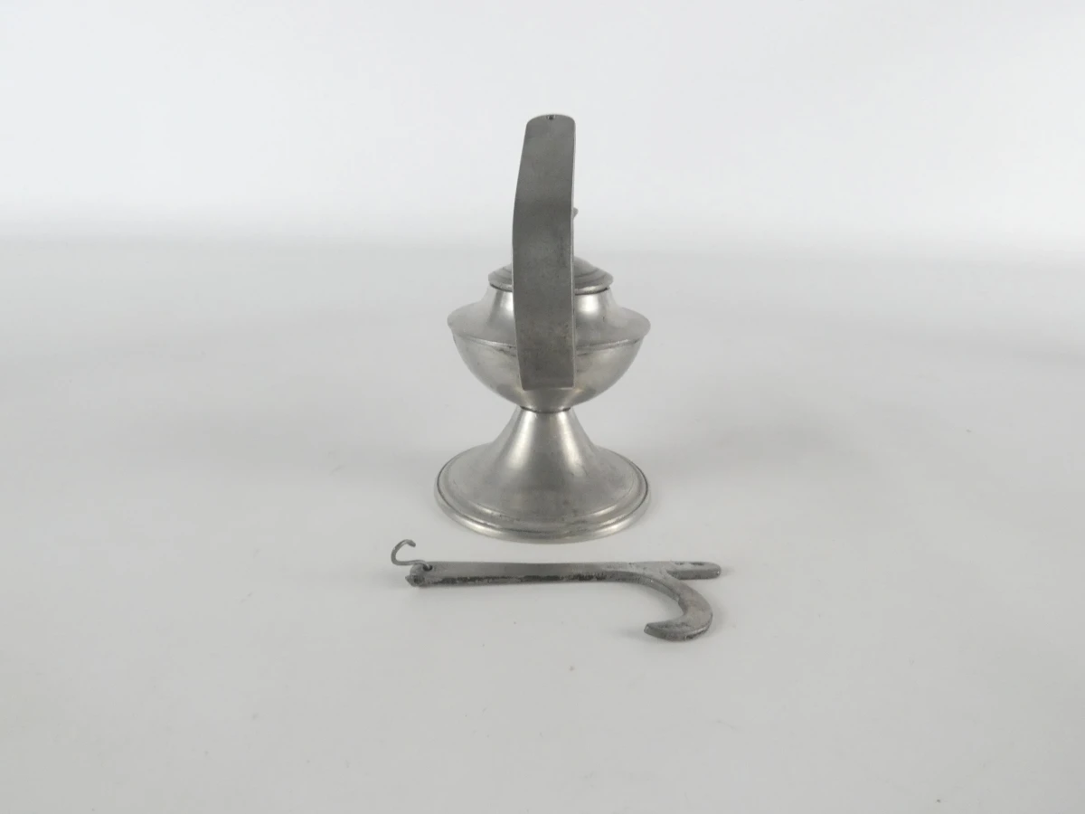 Set van 3 vintage tinnen olielampen met lonttrekker
