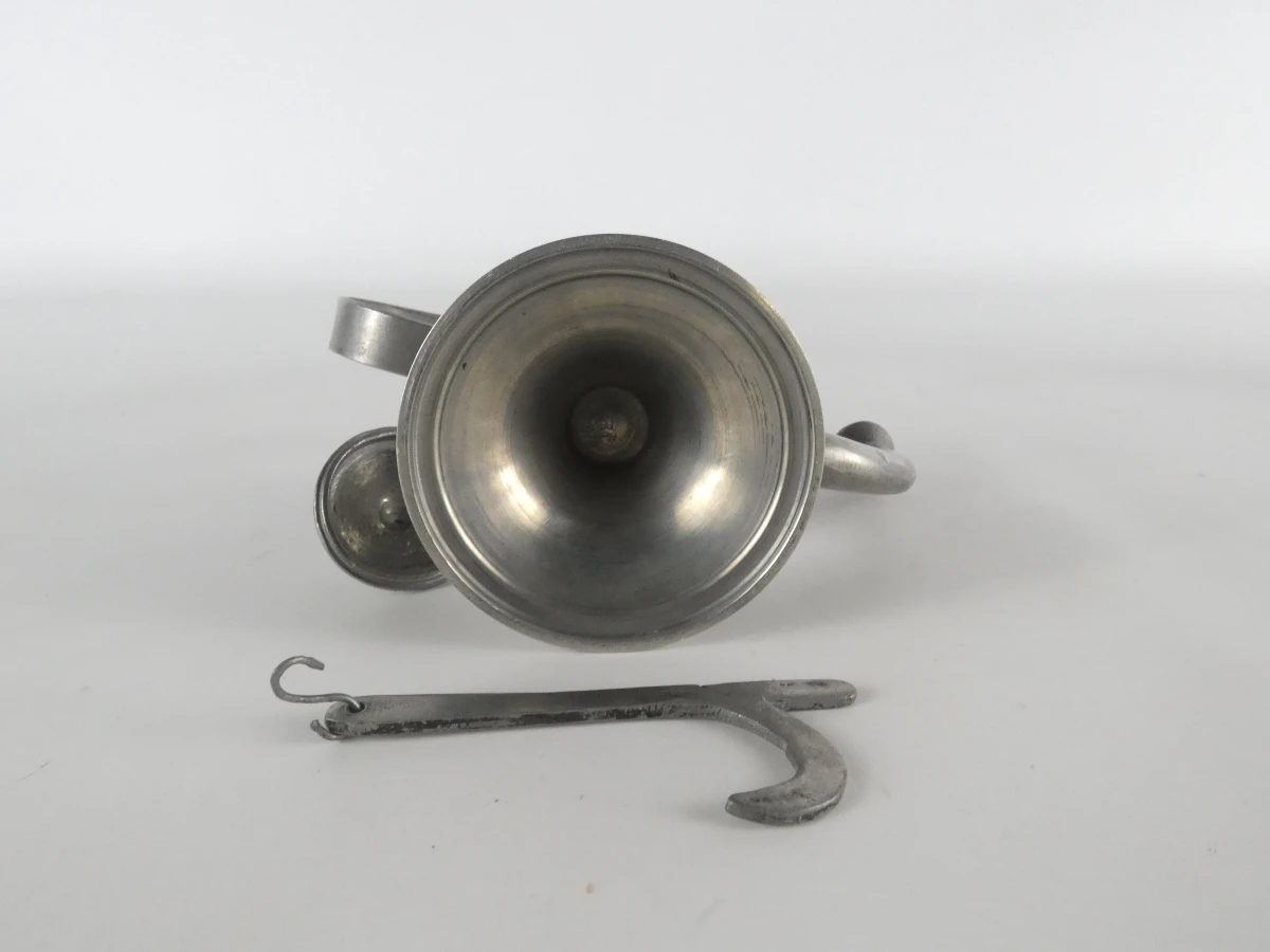 Set van 3 vintage tinnen olielampen met lonttrekker
