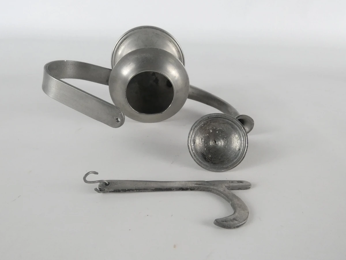 Set van 3 vintage tinnen olielampen met lonttrekker