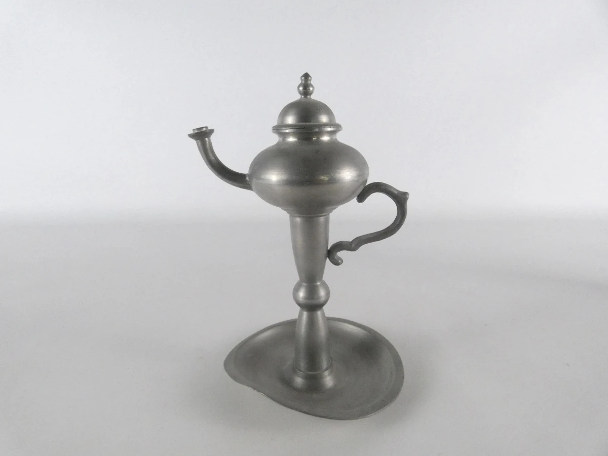 Set van 3 vintage tinnen olielampen met lonttrekker