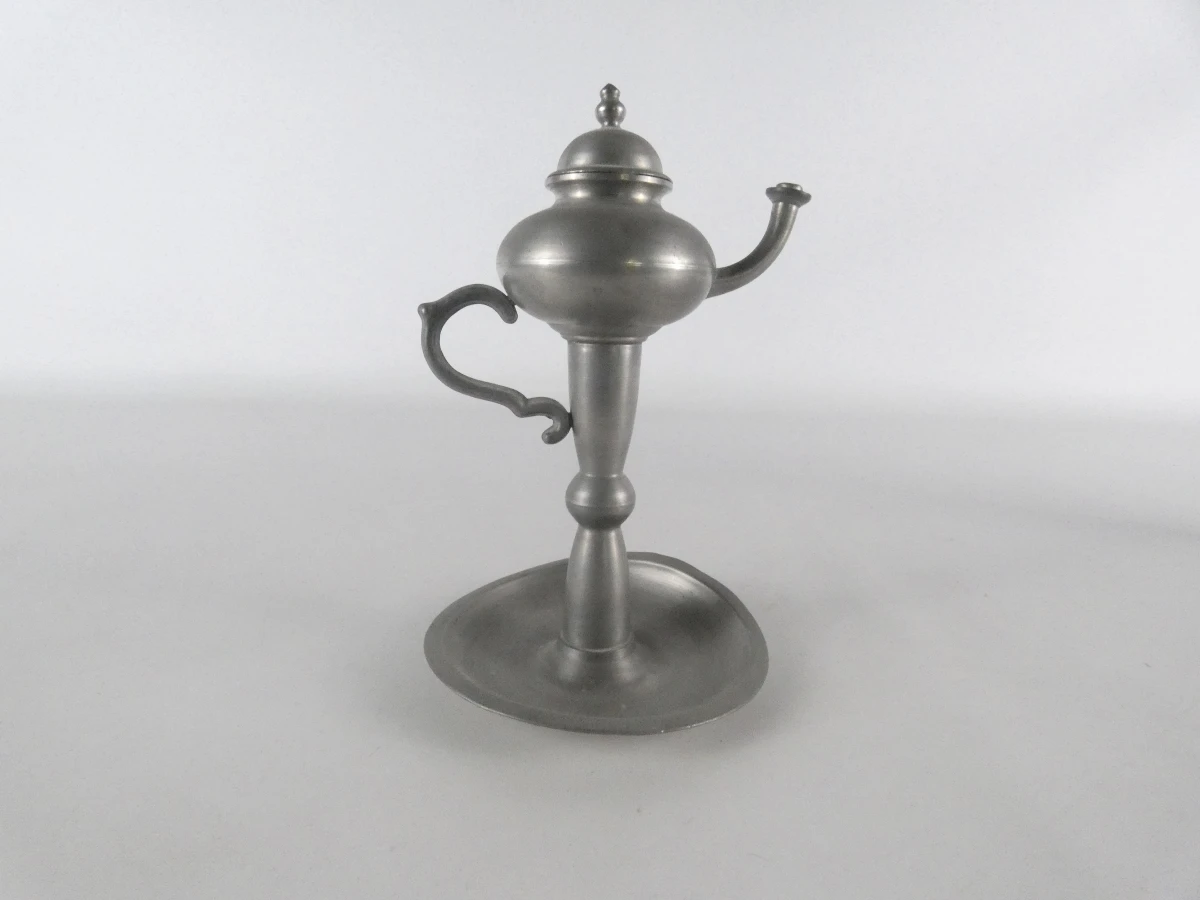 Set van 3 vintage tinnen olielampen met lonttrekker