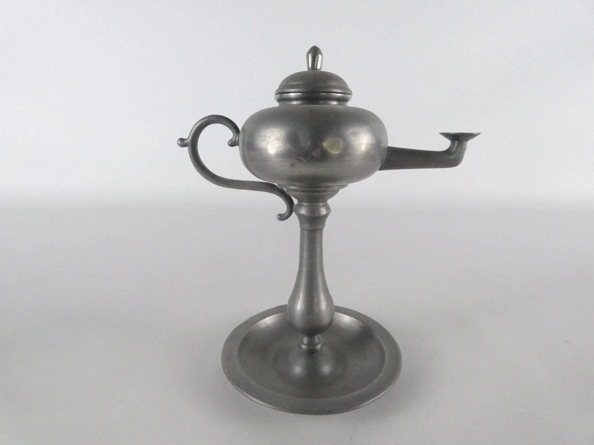 Set van 3 vintage tinnen olielampen met lonttrekker