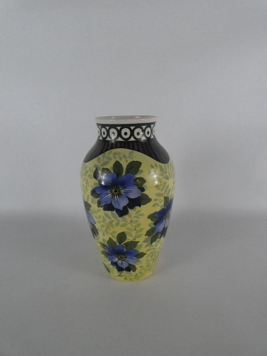 Vaas met bloemmotief van Villeroy & Boch