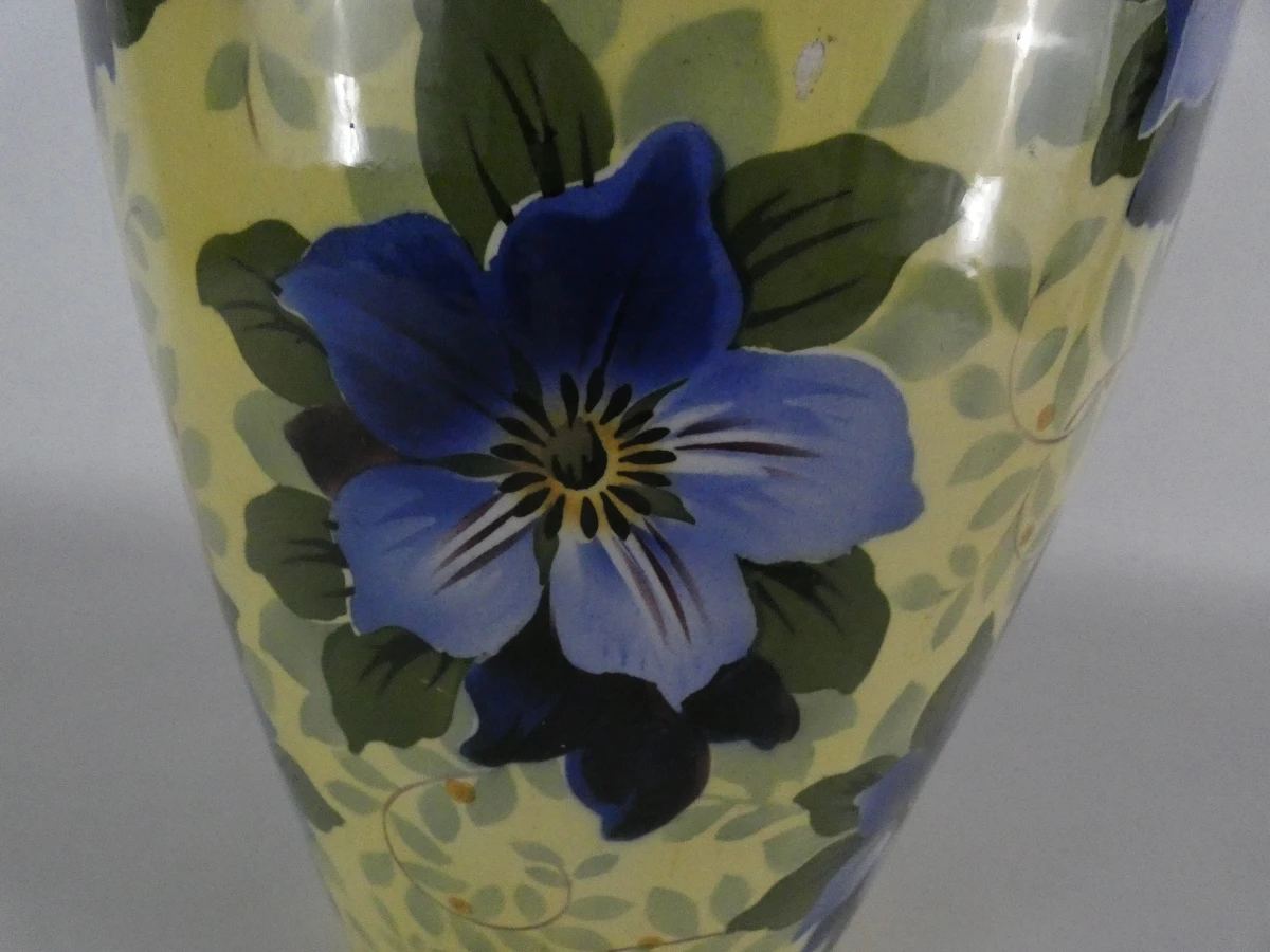 Vaas met bloemmotief van Villeroy & Boch