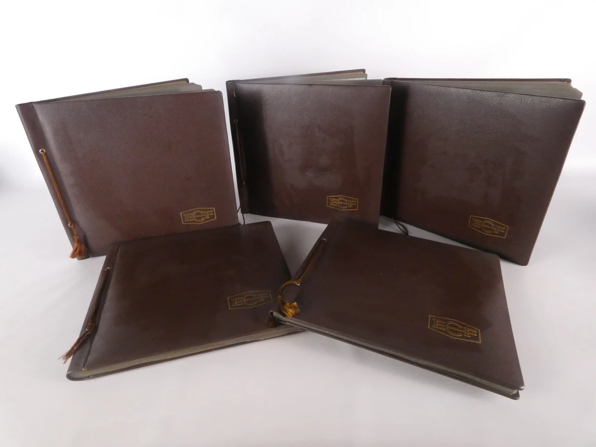 Set oude fotoalbums en documenten over bouw en waterwerken