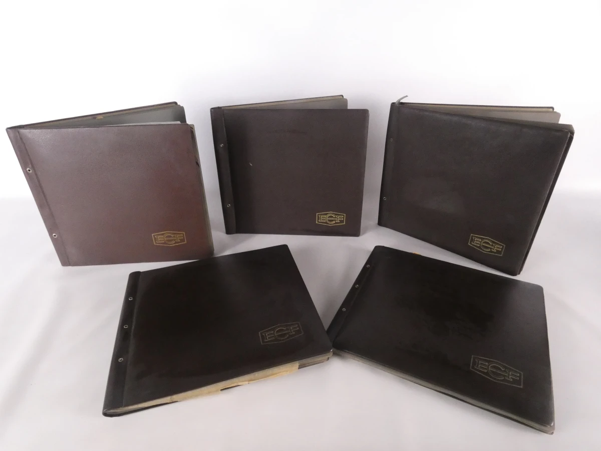 Set oude fotoalbums en documenten over bouw en waterwerken