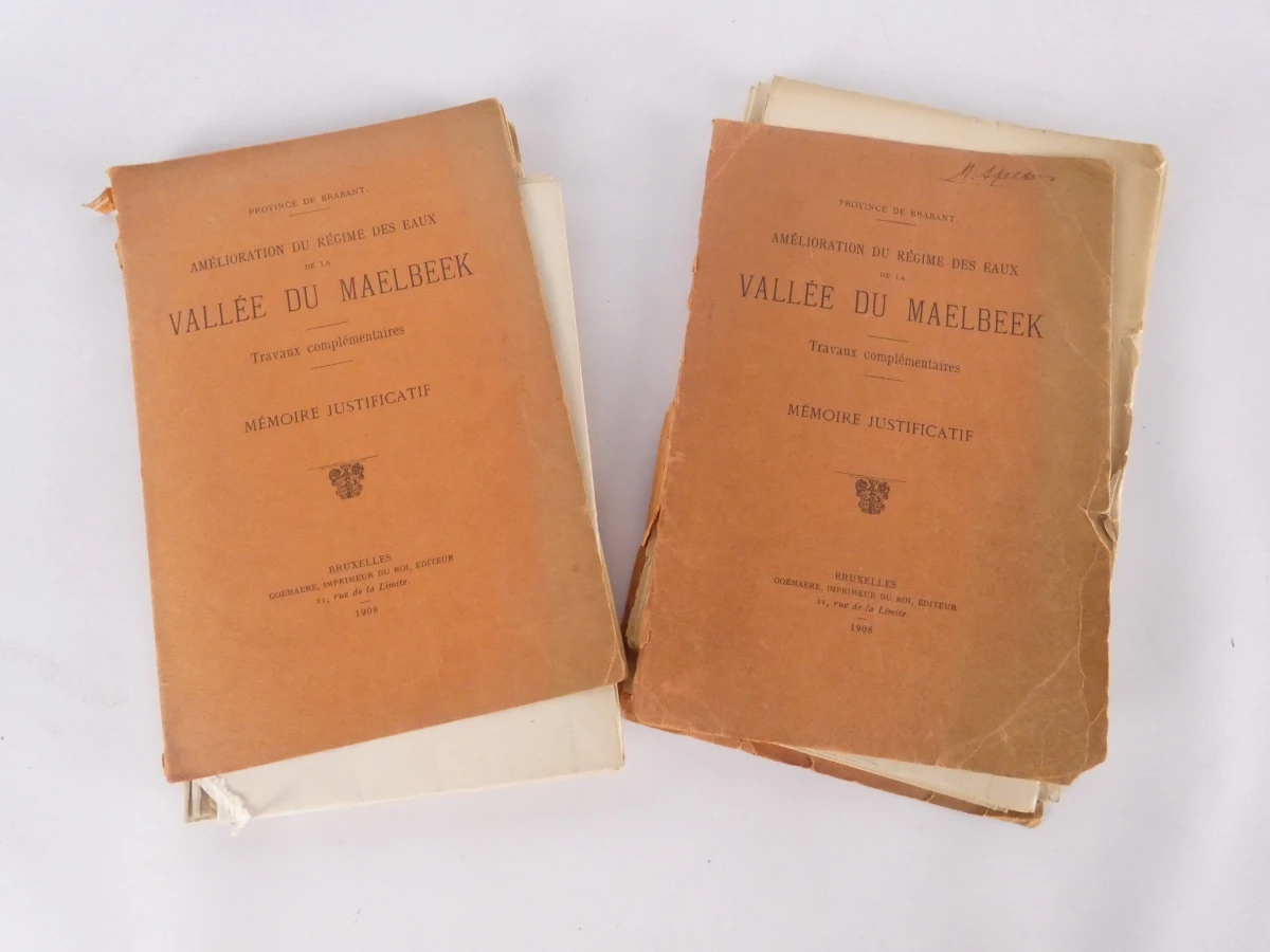 Set oude fotoalbums en documenten over bouw en waterwerken