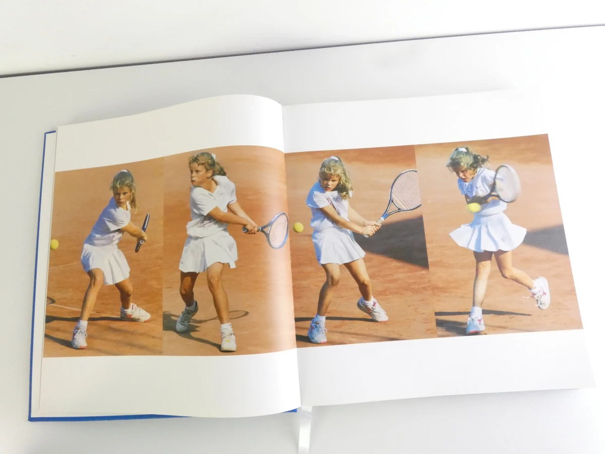Boek over Kim Clijsters met handtekening
