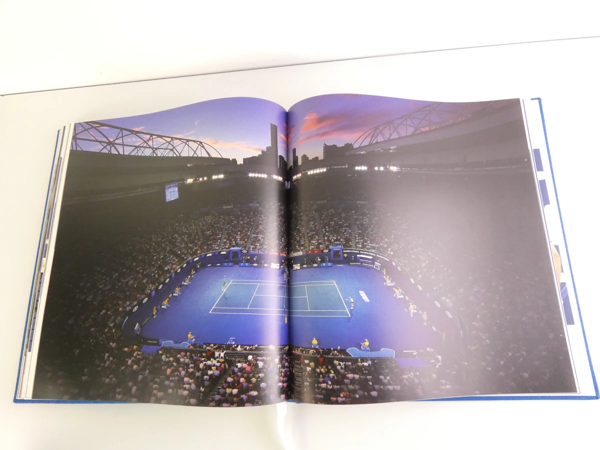Boek over Kim Clijsters met handtekening